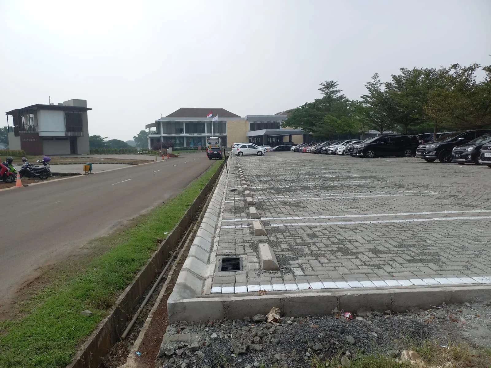 Paving dan Kansteen Suvarna